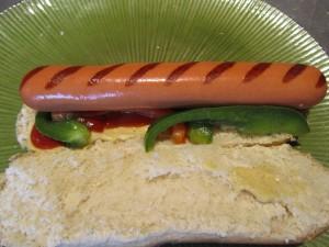 Le Hot Dog aux poivrons marinés