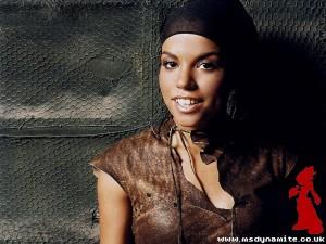 Ms Dynamite travaille avec Salaam Remi pour  » High Low ».