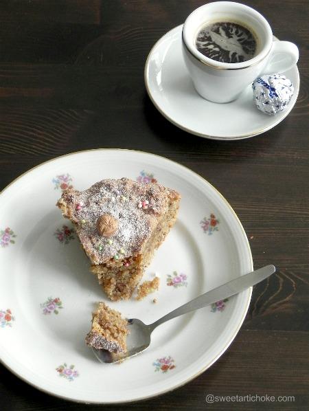 B&W; Wednesday – Torta di nocciole – Hazelnut gluten-free cake – Gâteau aux noisettes sans gluten