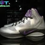 nike hyperfuse 2011 silver purple black 4 150x150 Nike Zoom Hyperfuse 2011 Metallic Silver Violet 