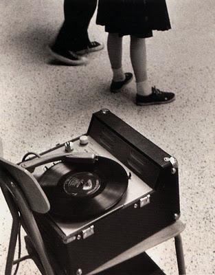 Play music please!  //