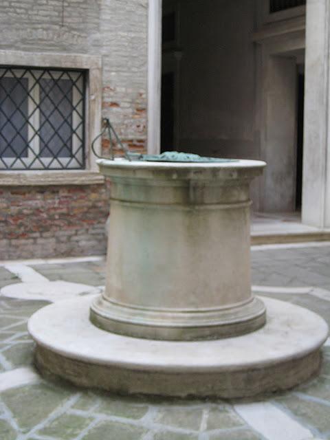 Palazzo Mangilli-Valmarana