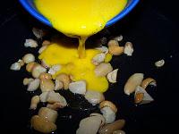 Oeufs brouillés au quinoa et aux cèpes