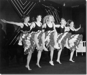 french-cancan-danse-cabaret-resort-tunisie-danseuses-french-cancan