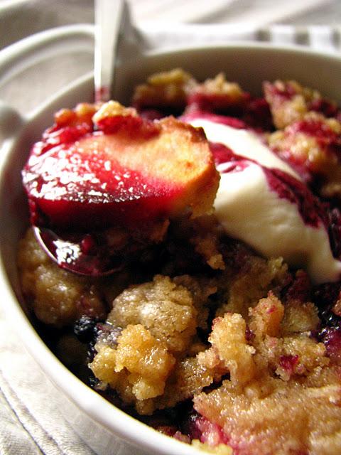 Le crumble aux myrtilles et aux pommes de mon voisin