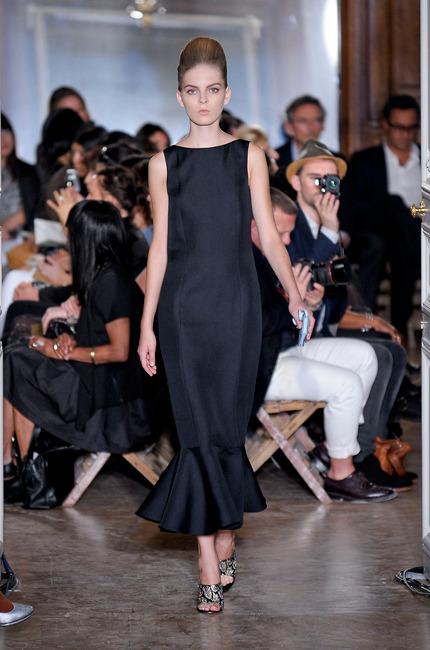 Les Défilés de Mode : Rochas PE 2012