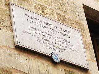PARIS  : La Légende de Nicolas Flamel et de la Pierre philosophale