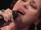 Comme pierre l'on jette dans l'eau vive d'un ruisseau...