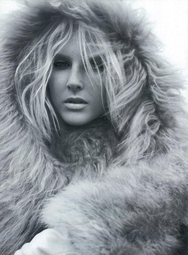 Mode: le froid de l’hiver envahit les pages du Harper’s Bazaar UK, Novembre 2011