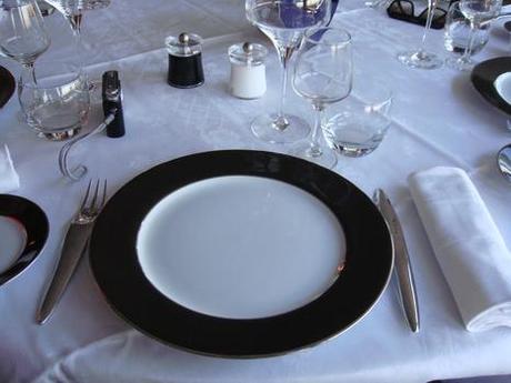 20110701 Corniche de Rolleboise diner 01 assiette (ChrisoScope) 20110701 Corniche de Rolleboise diner 01 assiette Domaine de la Corniche (Rolleboise 78) : dîner au dessus de la Seine (ChrisoScope)