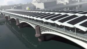Le pont Blackfriars avec ses panneaux solaires