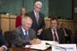 MES, la dictature eurocrate qui va vous faire les poches Schauble_signing_ESM