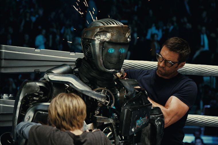 [Avis] Real Steel Hugh Jackman dans une relation père/fils avec des robots doués d’AI