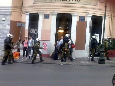 Grèce: un gouvernement autocrate fait la guerre à la population appauvrie