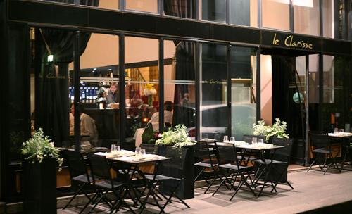 Le-Clarisse-restaurant-facade-terrasse-Hoosta-magazine-paris-custom-moyen
