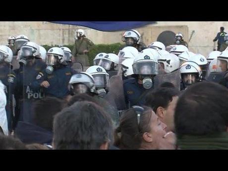 Grèce : la colère de la rue avant l’adoption d’un nouveau plan d’austérité Image de prévisualisation YouTube