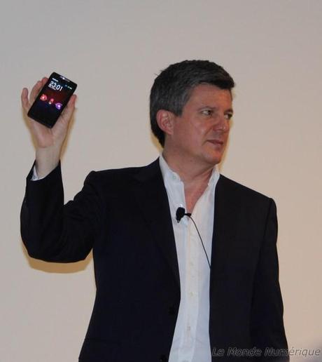 Motorola RAZR, le smartphone Android le plus fin au monde embarque des fonctions inédites (vidéo)