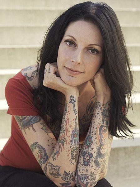 Datei:Jane with Tattoos.jpg