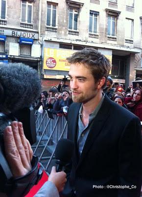 Twilight Révélation : Robert Pattinson fait hurler Paris