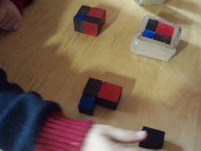 Le cube du binôme comme approche des formes, des couleurs et de l'algèbre