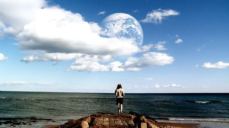 Another Earth, critique