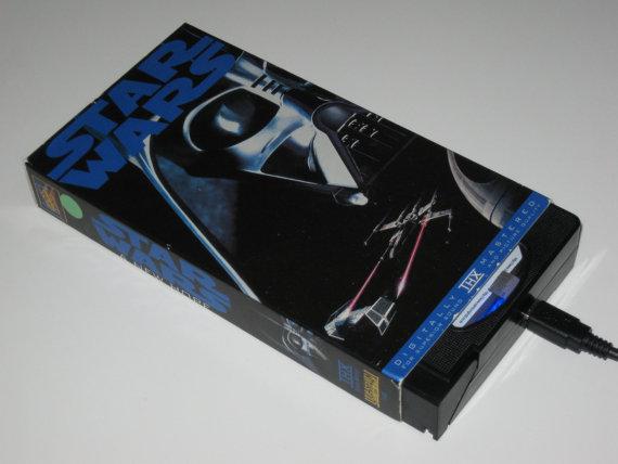 il 570xN.274229809 Une cassette VHS Star Wars recyclée en disque dur externe