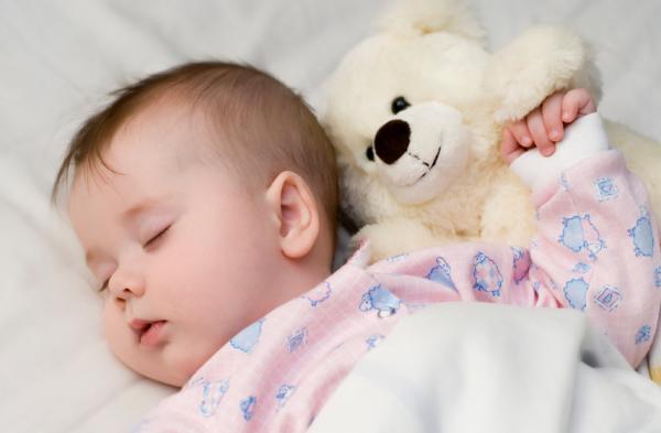 dangers autour du bébé pendant le sommeil