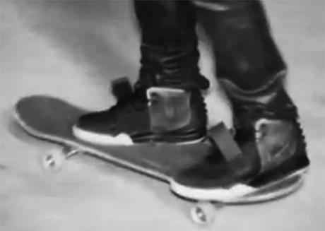 nike-air-yeezy-2-watch-your-throne-tour-teaser-1 nike air yeezy 2 watch your throne tour teaser 1 Nike Air Yeezy 2 dans ‘Watch The Throne’ Tour Trailer