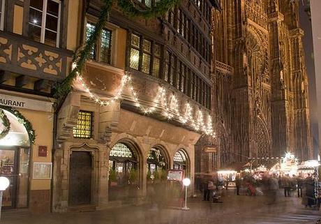 Le Marché de Noël de Strasbourg Place de la Cathédrale Les Plus Beaux Marchés de Noël d’Alsace de 2011
