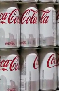création de nom, création marque, Coca Cola change de couleur !