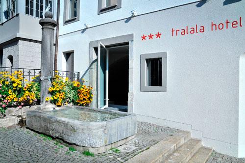 Facade-Tralala-Hotel-europe-de-l-ouest-suisse-hoosta-magazine-paris-blog