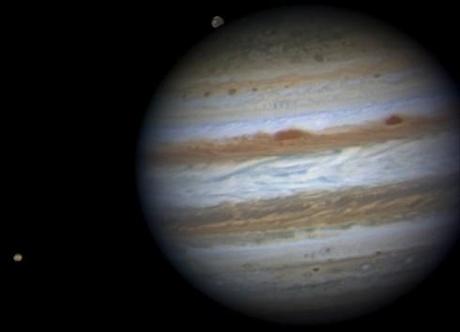 Jupiter accompagnée de Ganyméde et Io