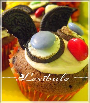 Cupcakes au chocolat et bleuets rigolos