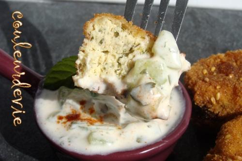 Bouchées de poulet façon nuggets, sauce raïta