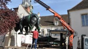 Un Rhinocéros de 1 800 kg arrive à Beaune