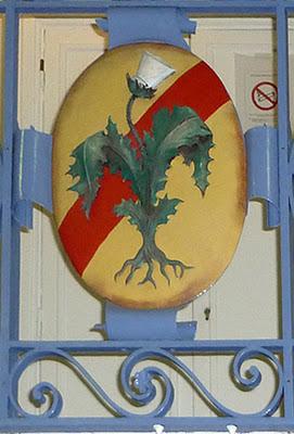 Qui s'y frotte s'y pique (121)