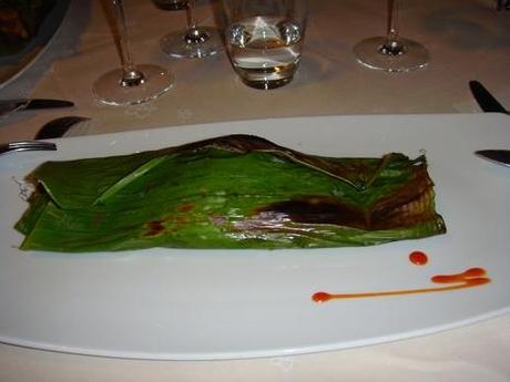 20110923 Oth Sombath 04 daurade royale aromates thai feuille bananier Oth Sombath, high thaï (ChrisoScope)