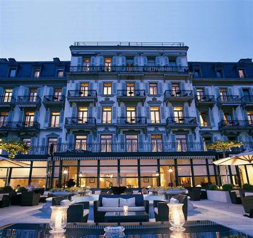 facade-Hotel-Des-Trois-Couronnes-suisse-Hoosta-magzine