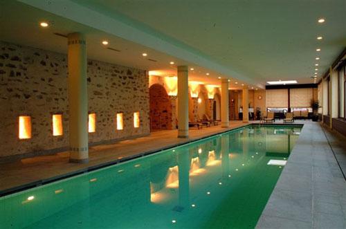 piscine-Hotel-Des-Trois-Couronnes-suisse-Hoosta-magzine
