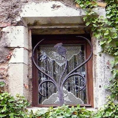 Qui s'y frotte s'y pique (123)