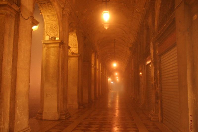 Notte e nebbia a Venezia