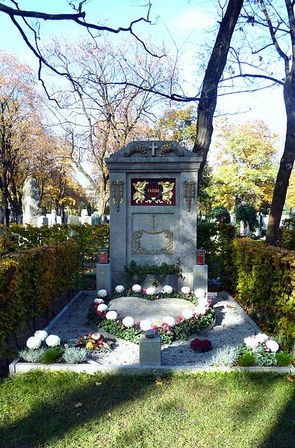 Osfriedhof an Allerheiligen/ Le cimetière de l'est à la Toussaint