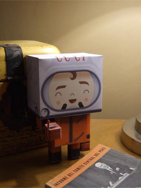 Blog_Paper_Toy_papertoy_Paper_Gagarin_pic2 Paper Gagarin – olskool (50 ans !)