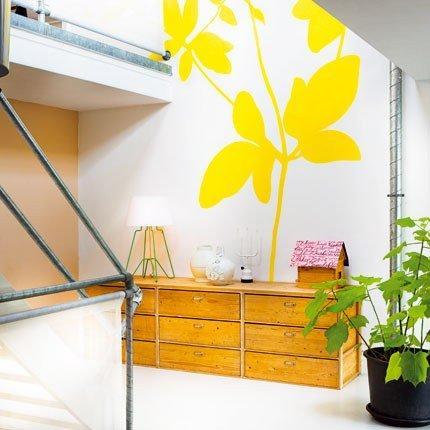 Une maison industrielle haute en couleurs