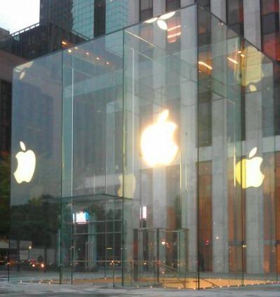 Apple dévoile le new Cube de la Fifht Avenue NY