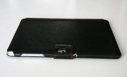 Un étui en cuir style Smartcover pour la Galaxy Tab  10.1