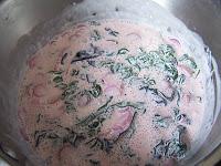 Sauce aux radis d'hiver et fanes de betterave