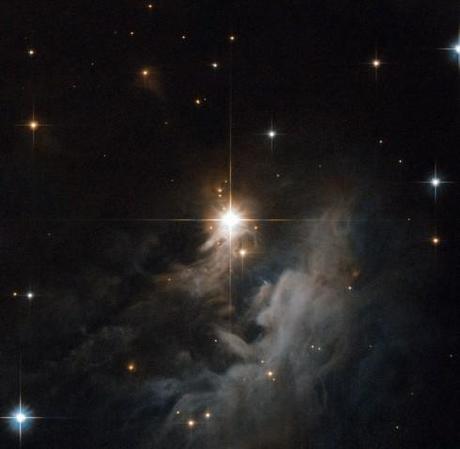Jeune étoile IRAS 10082-5647