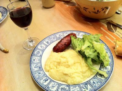 Il pleut ? Mangeons un aligot avec des dios...