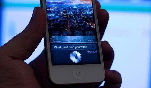 Siri, la fonction sur iPhone 4S qui fait peur à Google...